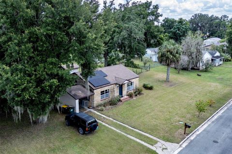 Tiny photo for 750 N Kentucky Avenue, Umatilla, FL 32784 (MLS # G5105985)