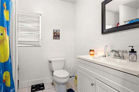 Tiny photo for 750 N Kentucky Avenue, Umatilla, FL 32784 (MLS # G5105985)