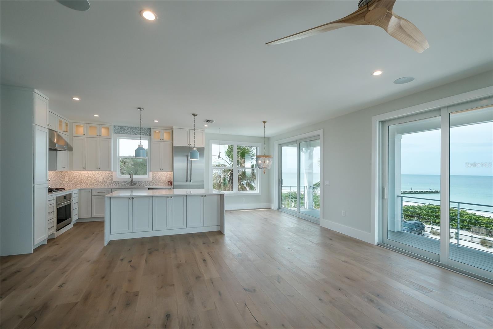 CORTEZ BEACH - Residential