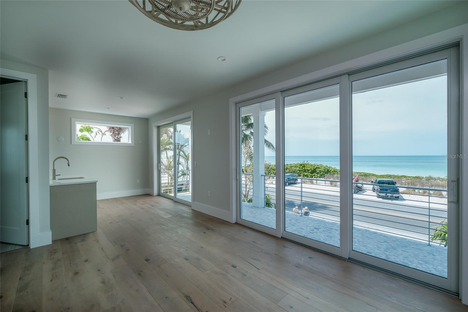 CORTEZ BEACH - Residential
