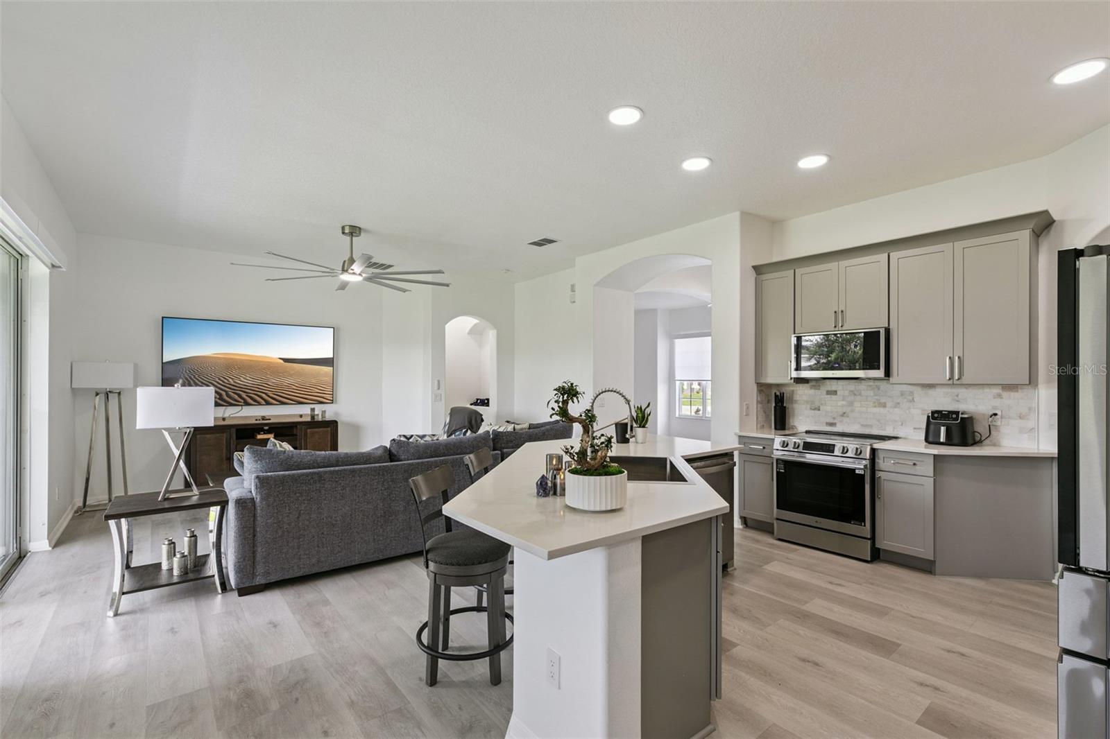 AVALON LAKES PH 02 VLGS E & H - Residential