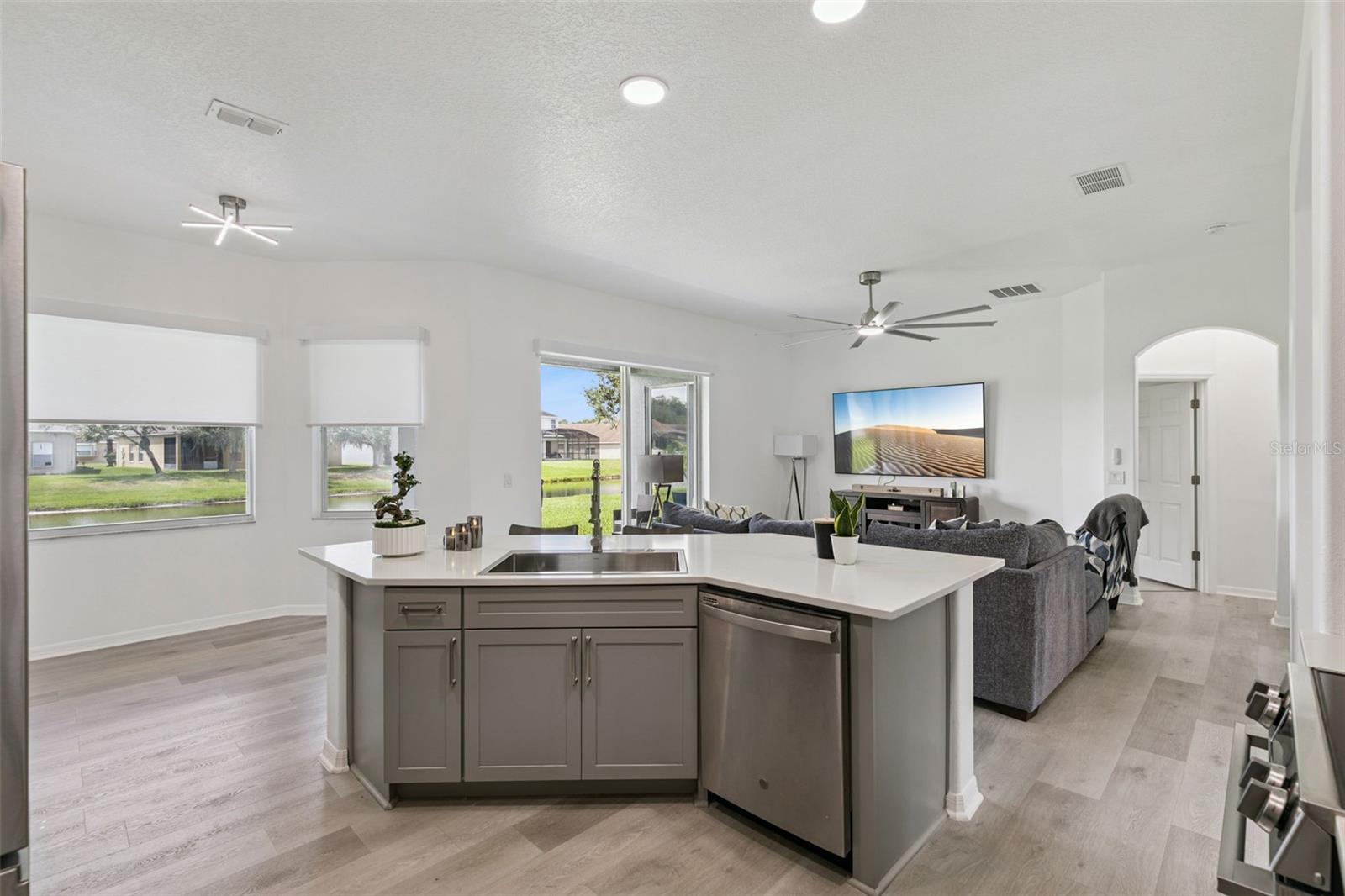 AVALON LAKES PH 02 VLGS E & H - Residential