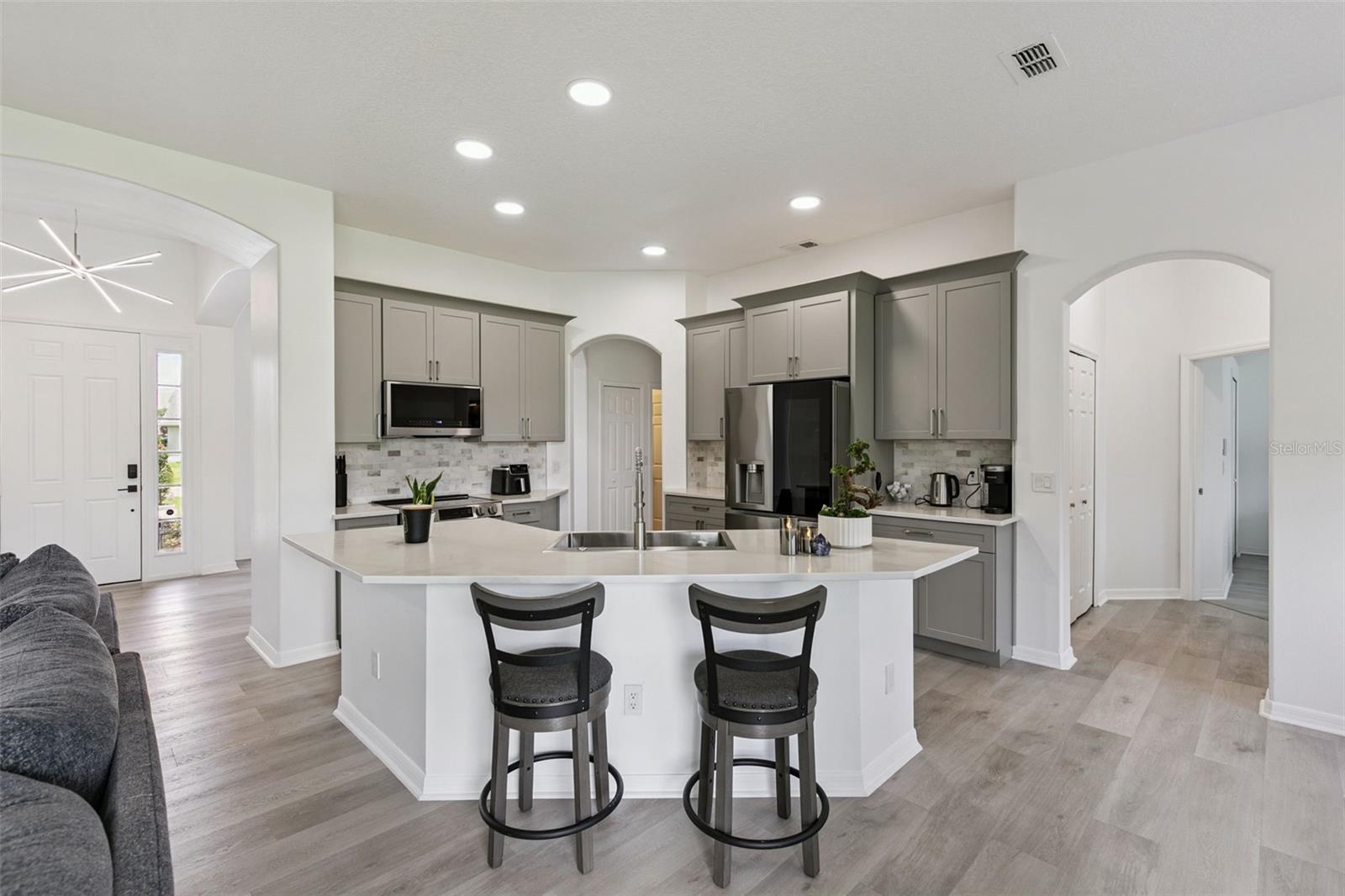 AVALON LAKES PH 02 VLGS E & H - Residential