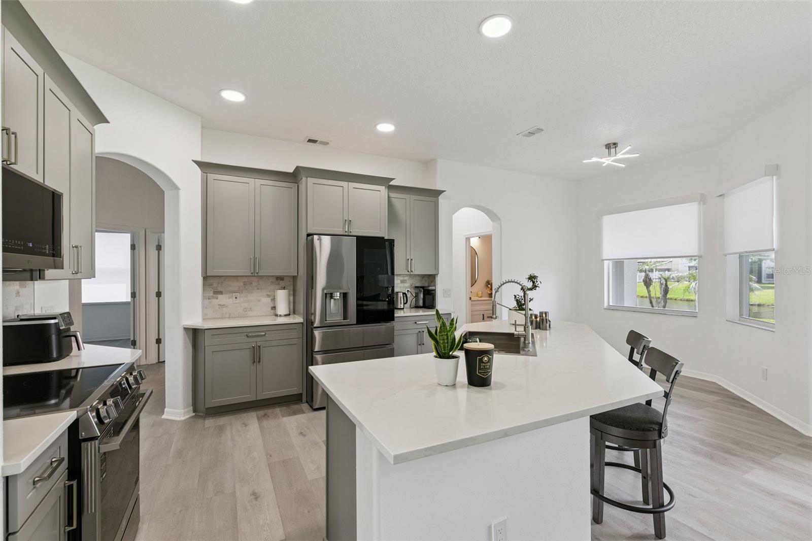 AVALON LAKES PH 02 VLGS E & H - Residential