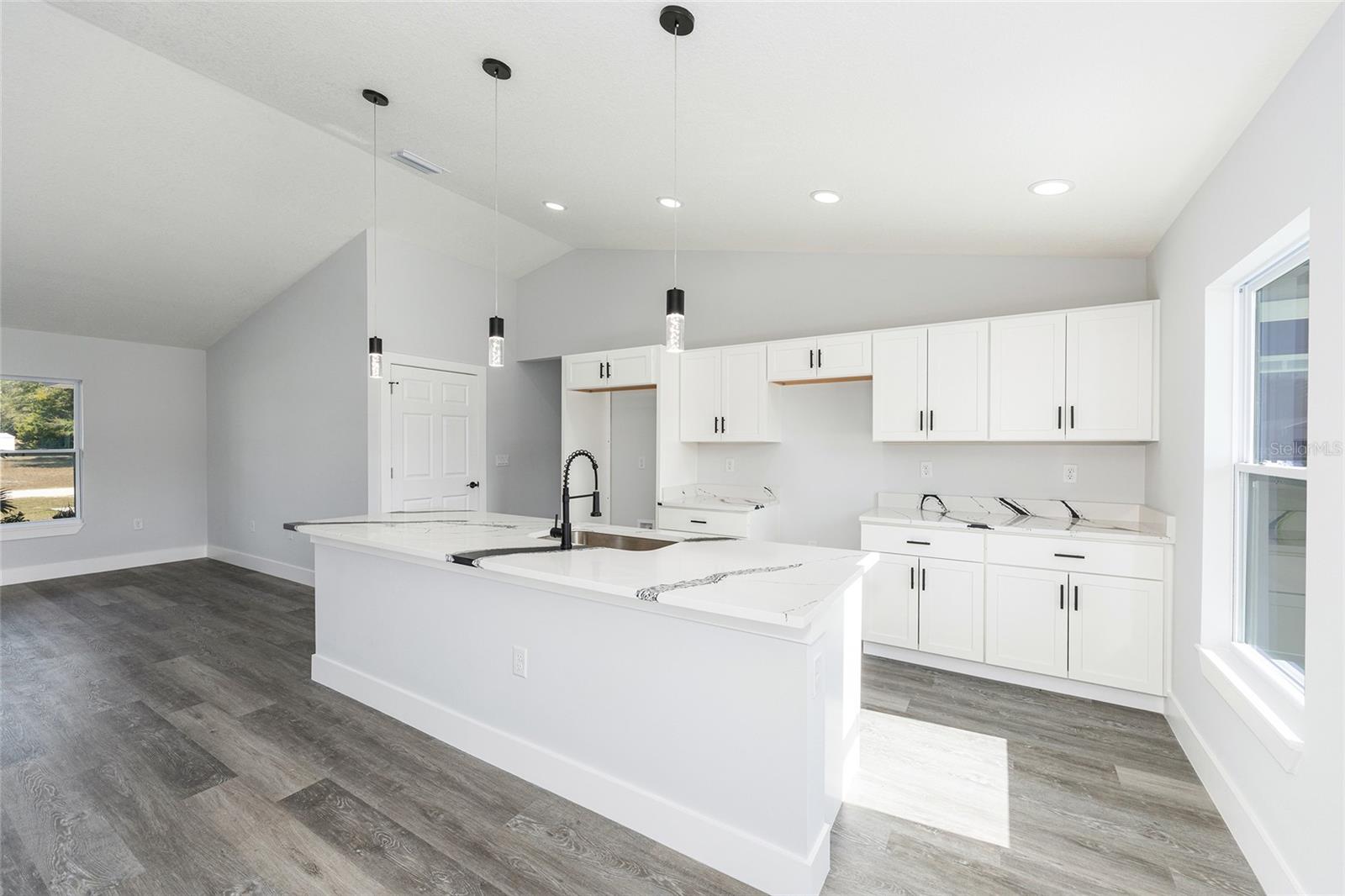 ROLLING RANCH ESTATE - Residential