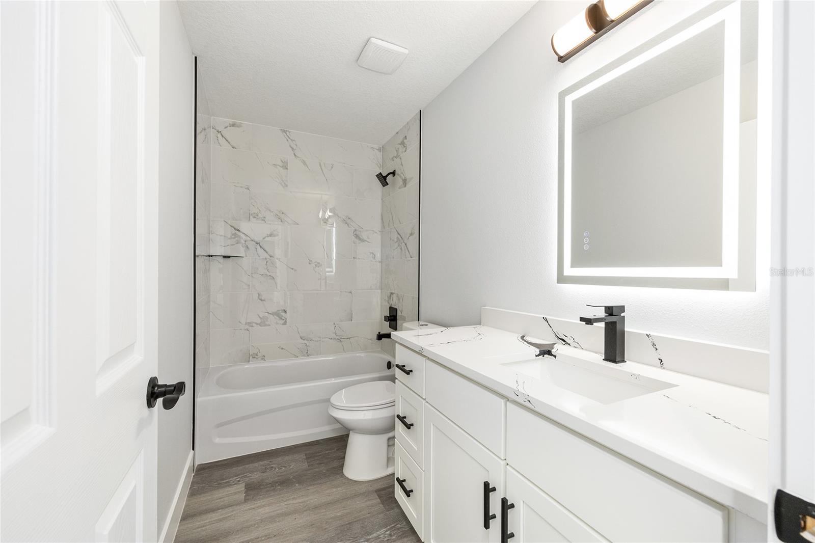 ROLLING RANCH ESTATE - Residential