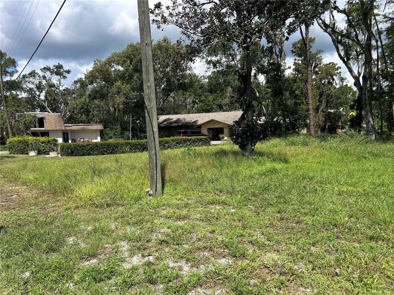 MOON LAKE ESTATES - Land