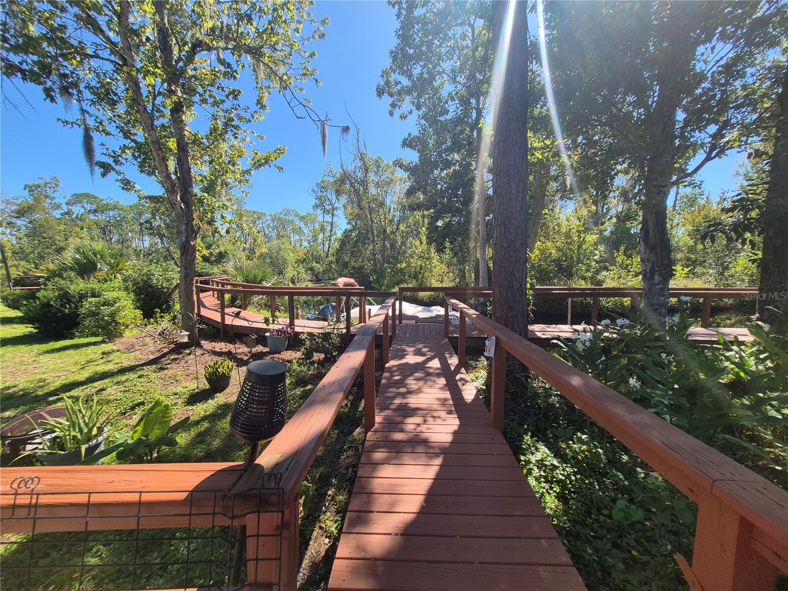 TAVARES FOX RUN MOBILE HOME - Residential