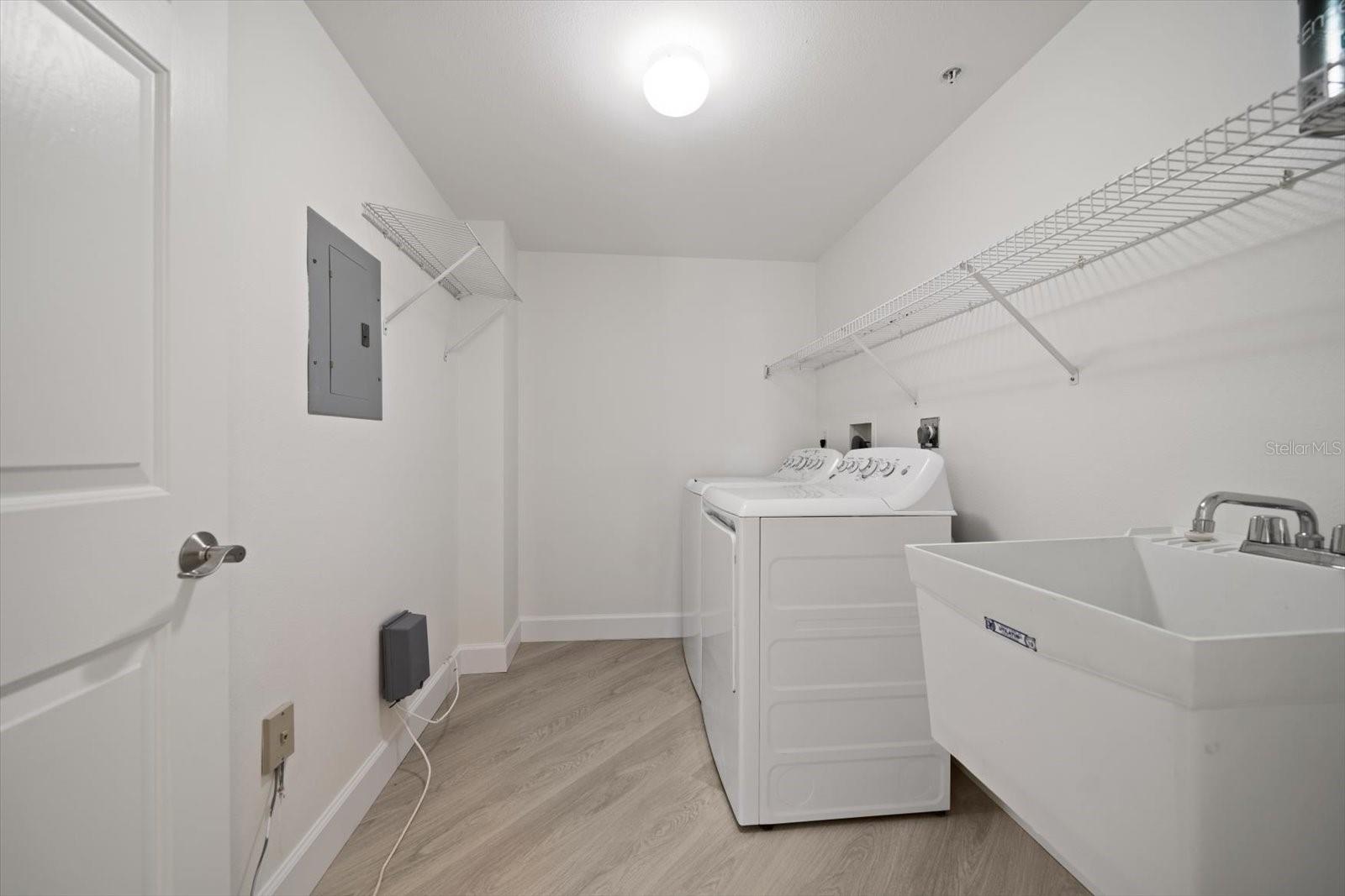 SUNWATCH ON ISLAND ESTATES - Residential