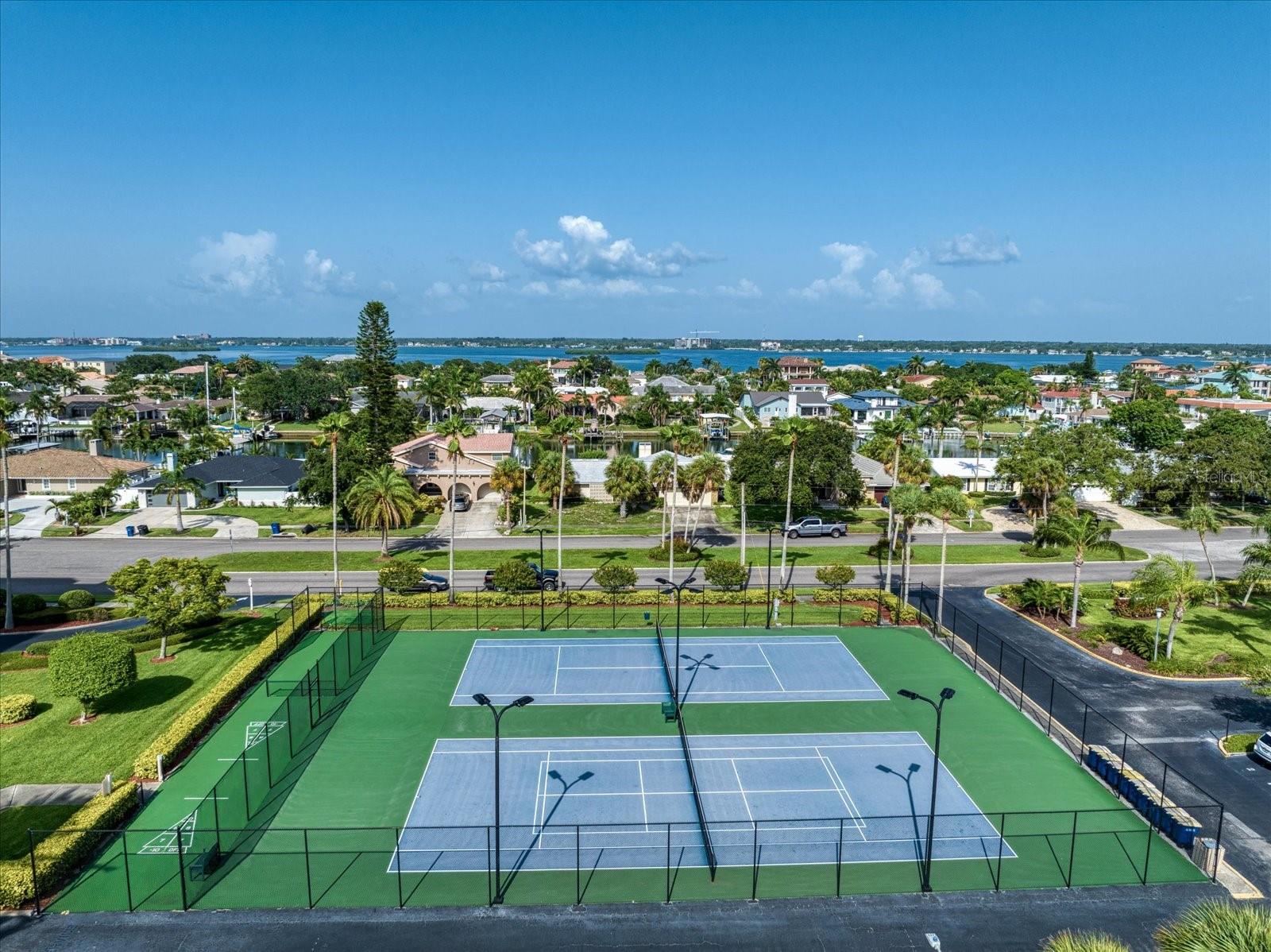 SUNWATCH ON ISLAND ESTATES - Residential