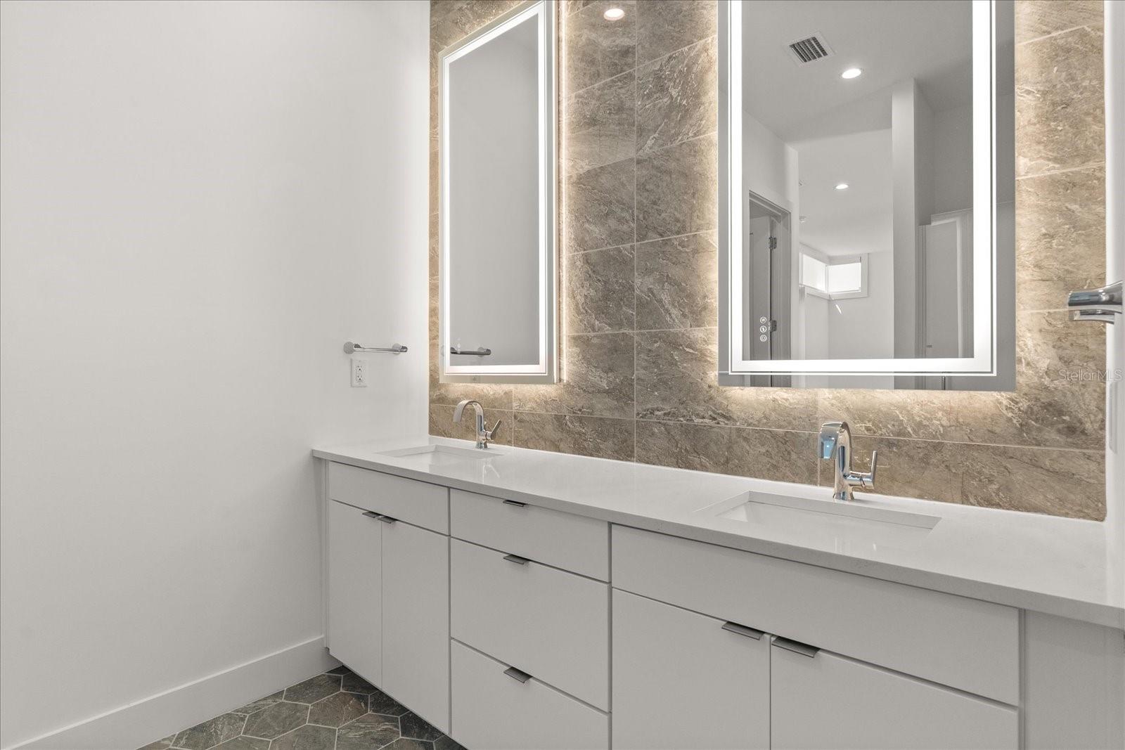 MONDRIAN/WINDER PARK TWNHMS - Residential