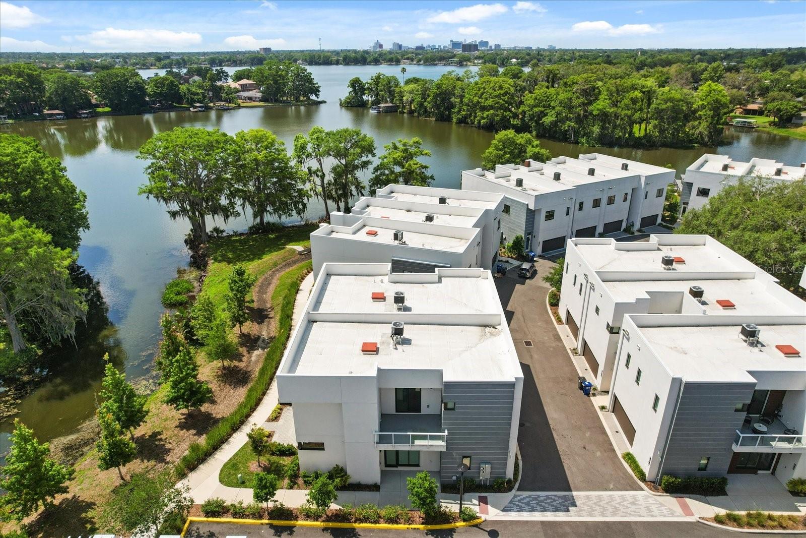 MONDRIAN/WINDER PARK TWNHMS - Residential