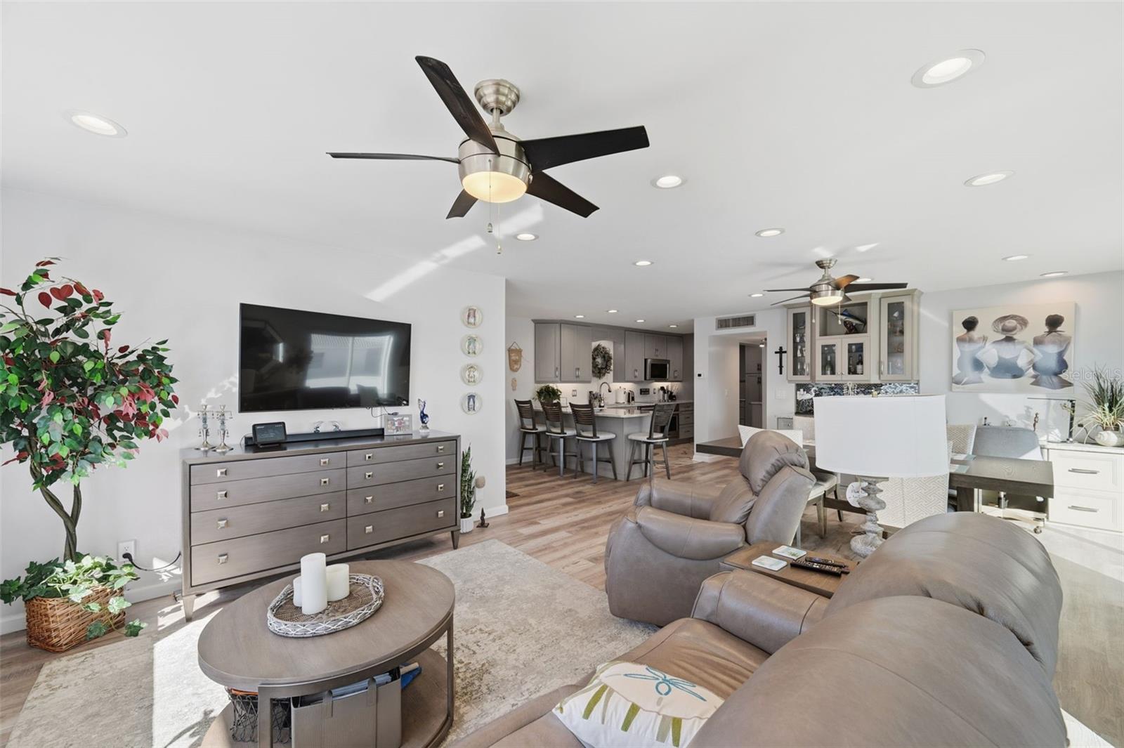 5400 GULF DRIVE APTS 2 - Residential