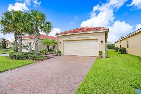 A home in WIMAUMA