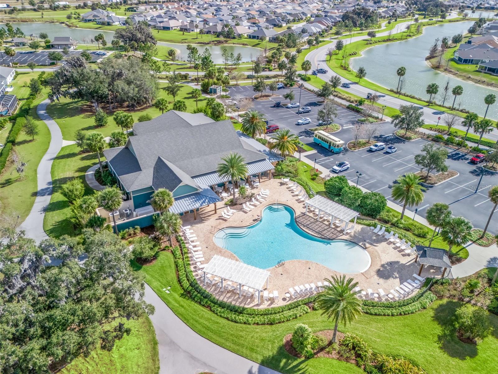 VILLAGES/SOUTHERN OAKS UN 33 - Residential