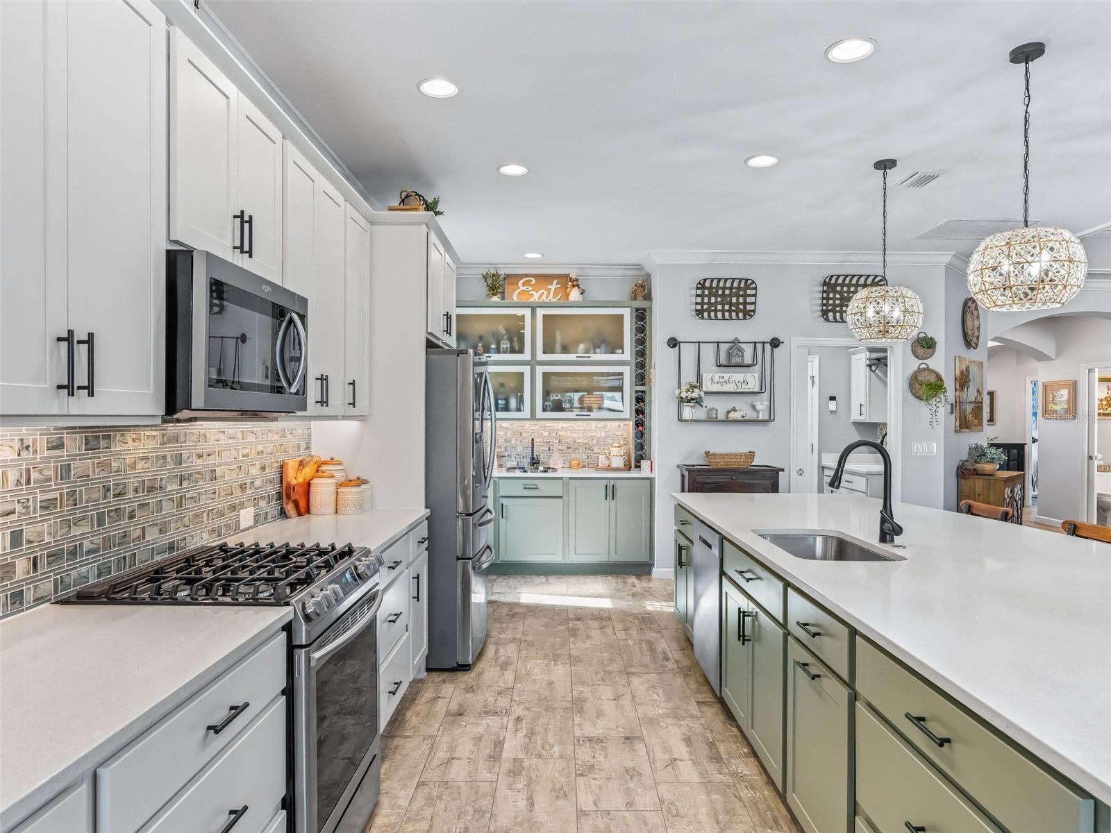 VILLAGES/SOUTHERN OAKS UN 33 - Residential