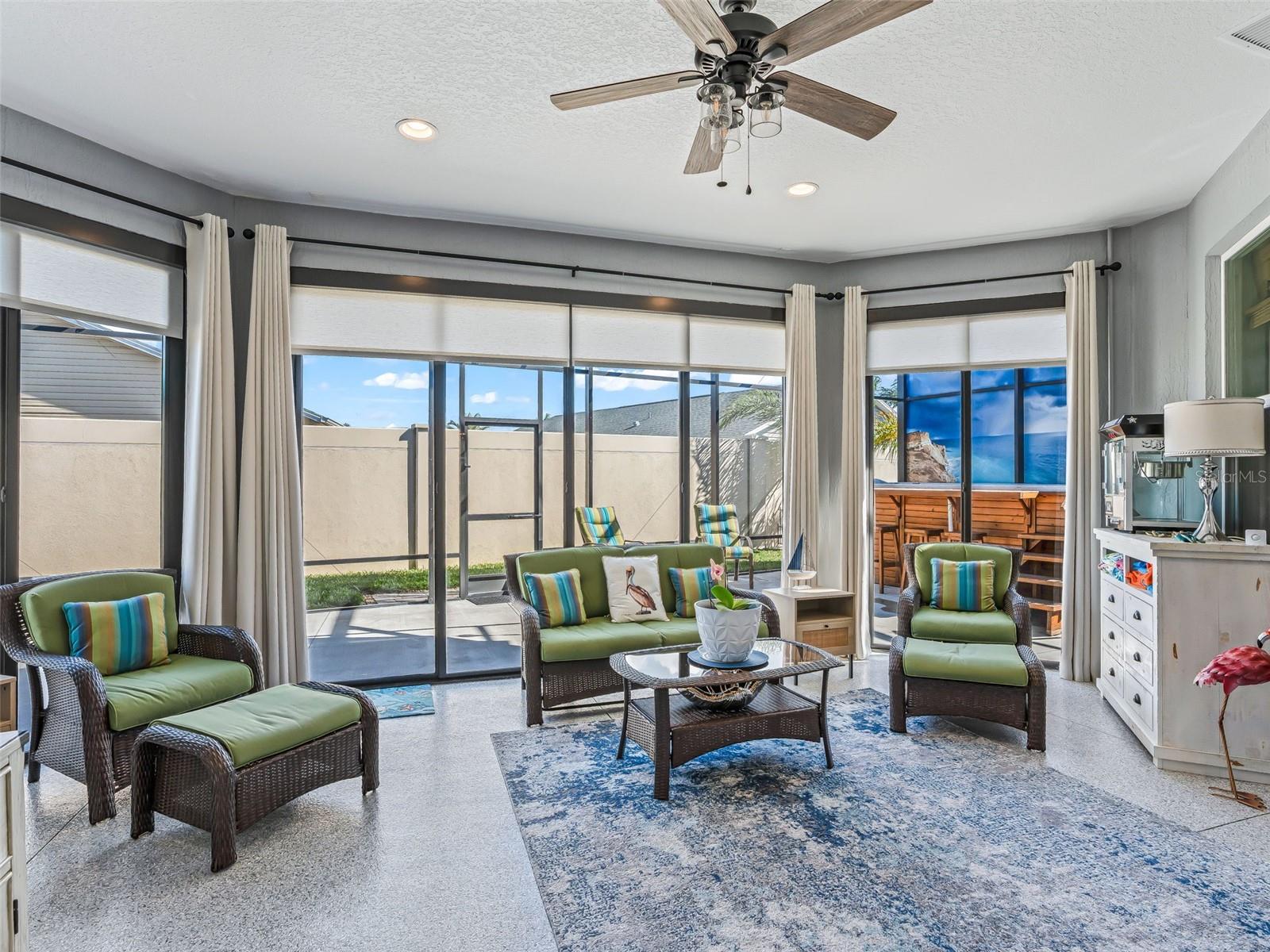 VILLAGES/SOUTHERN OAKS UN 33 - Residential