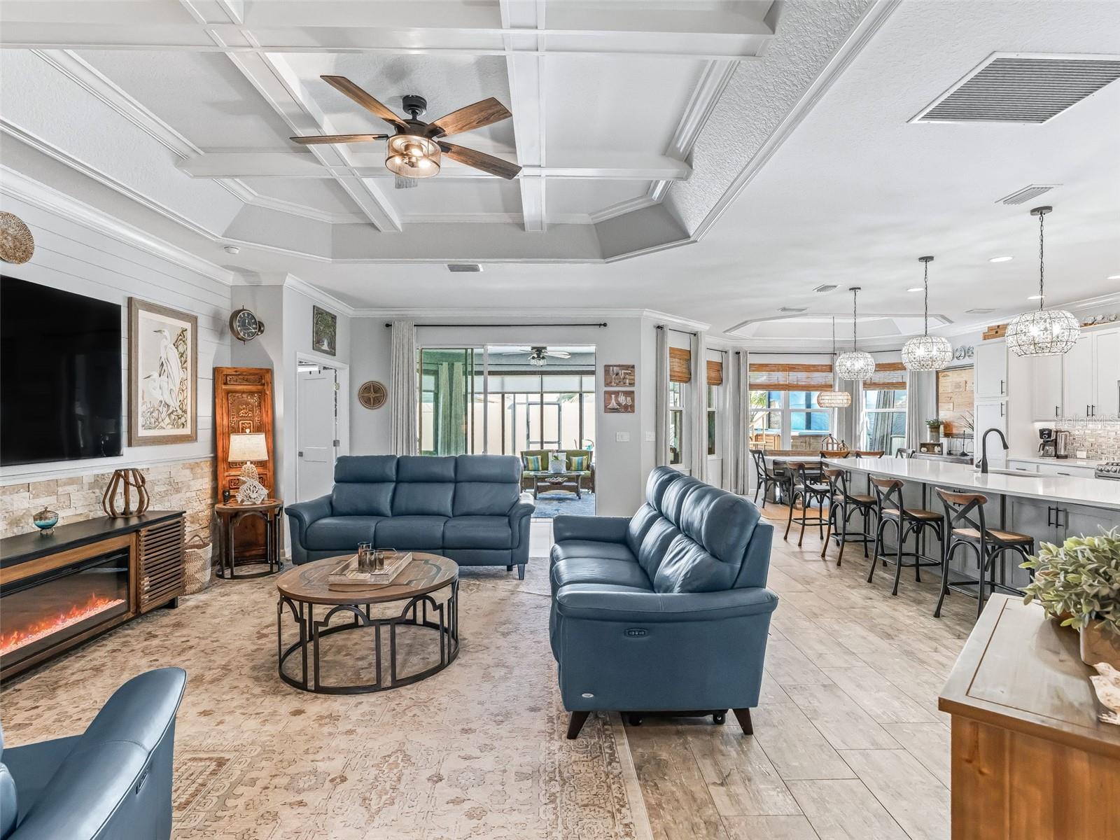 VILLAGES/SOUTHERN OAKS UN 33 - Residential