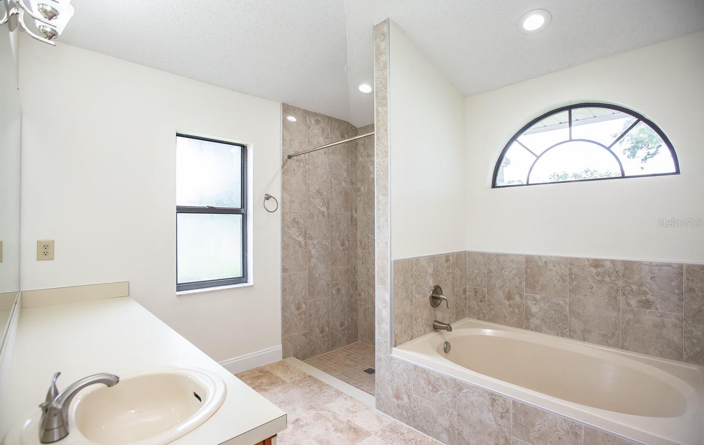 AUTUMN GLEN PH 3 - Residential Lease