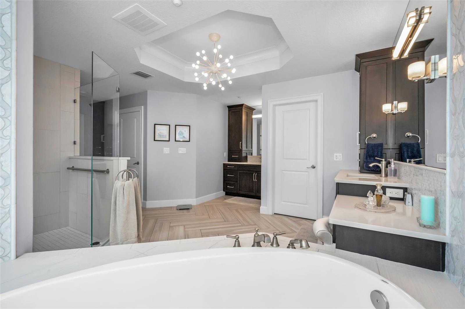 LA VISTANA B CONDO - Residential