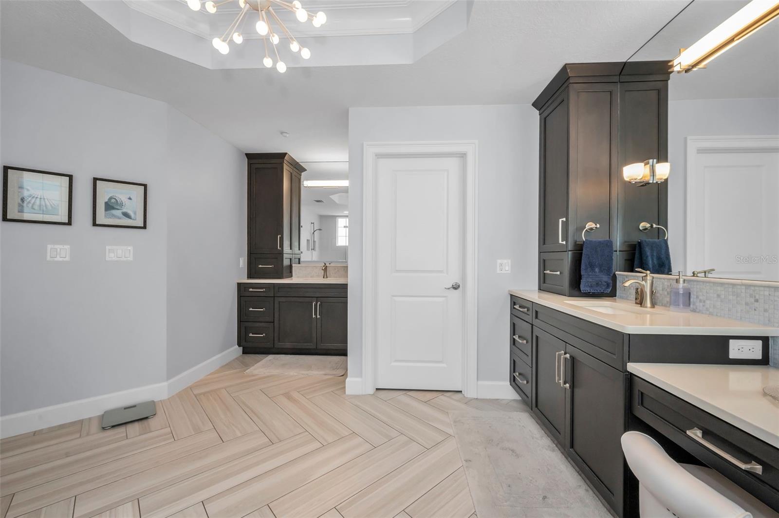 LA VISTANA B CONDO - Residential