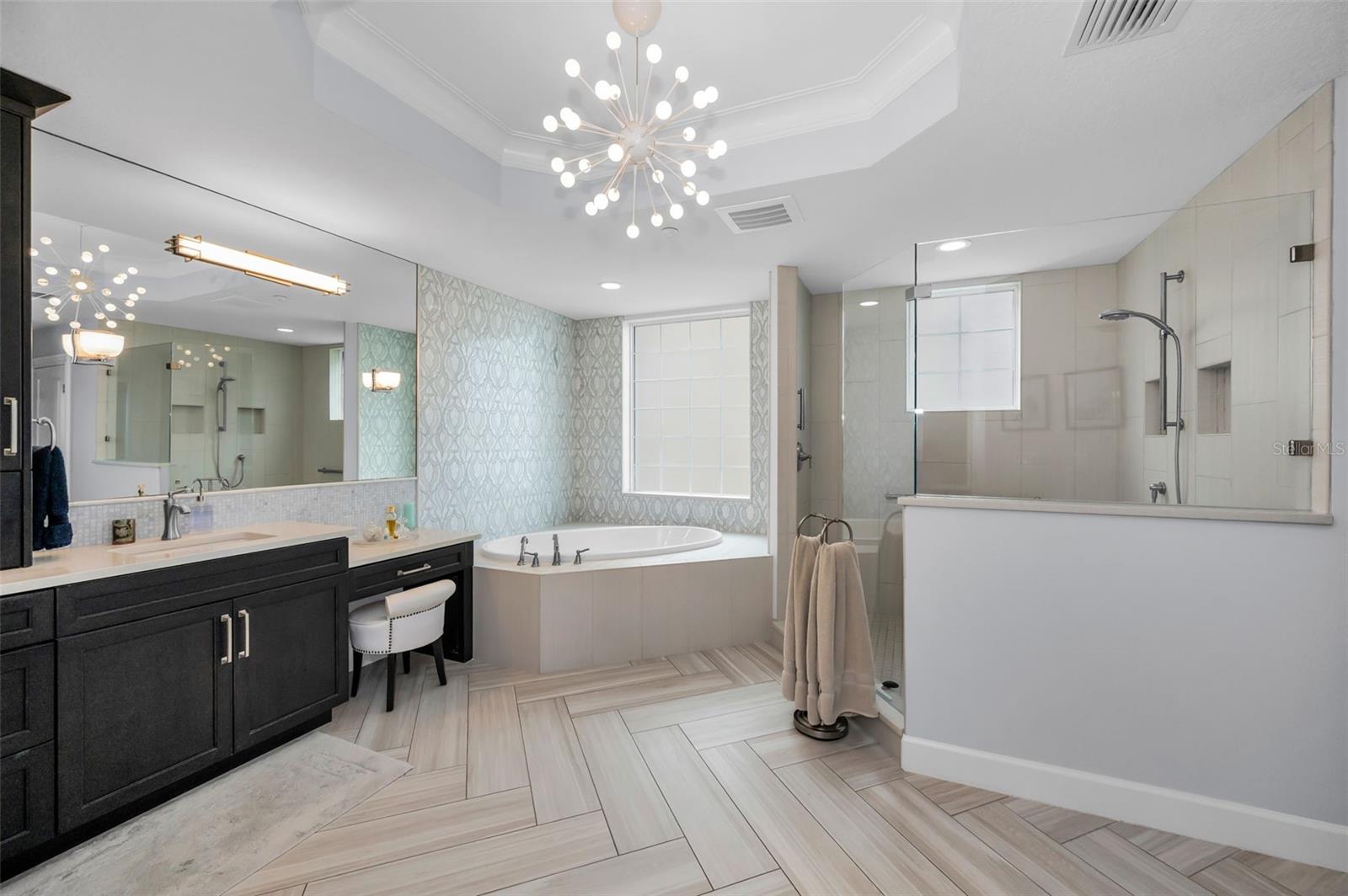 LA VISTANA B CONDO - Residential