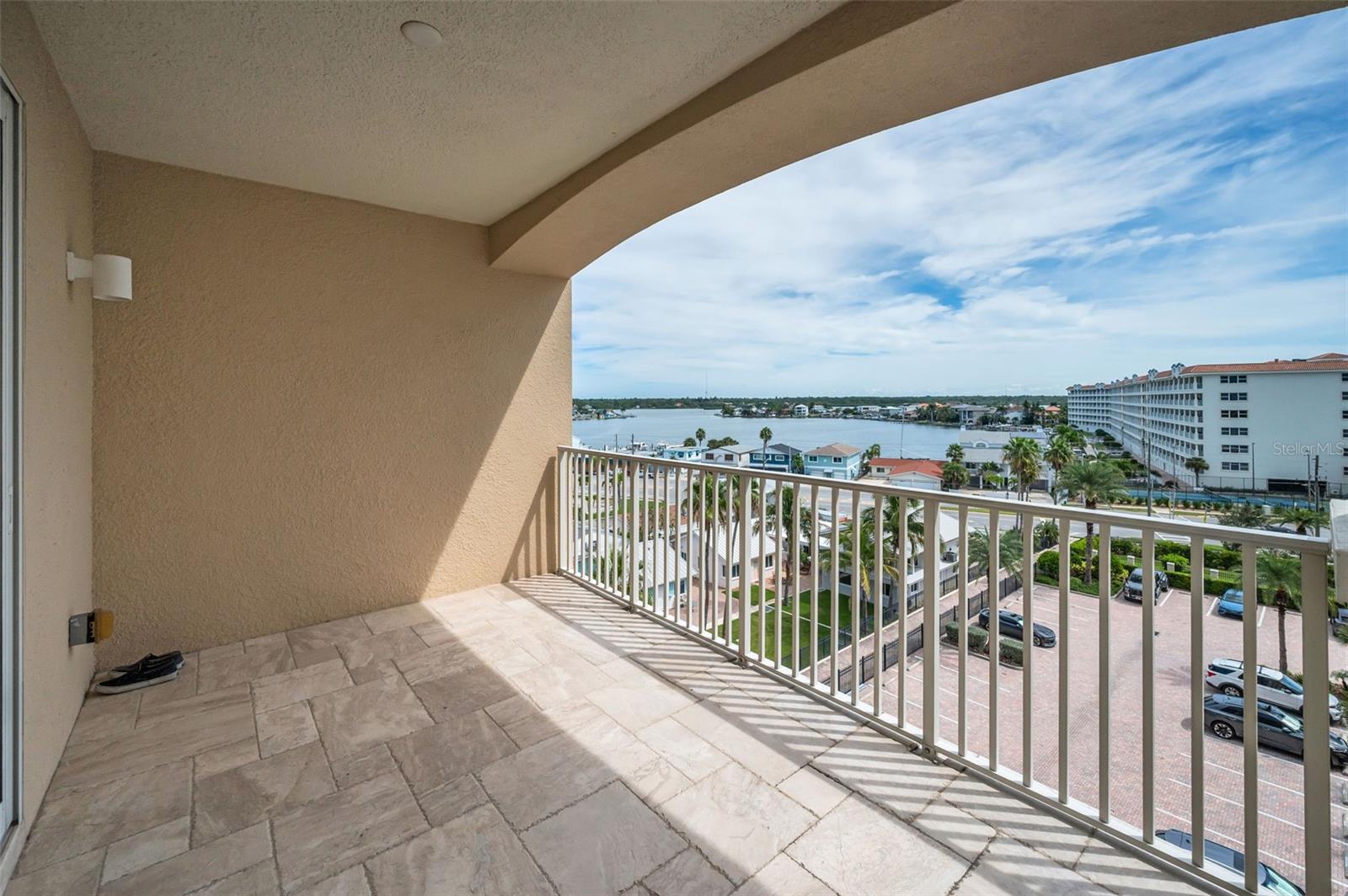 LA VISTANA B CONDO - Residential