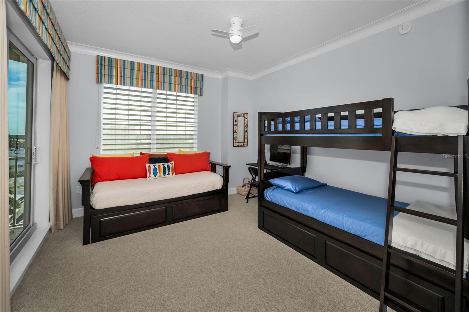 LA VISTANA B CONDO - Residential