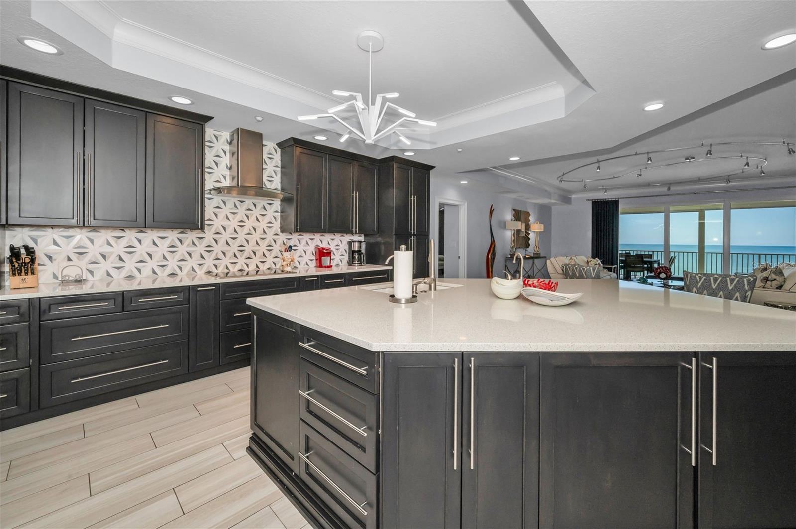 LA VISTANA B CONDO - Residential