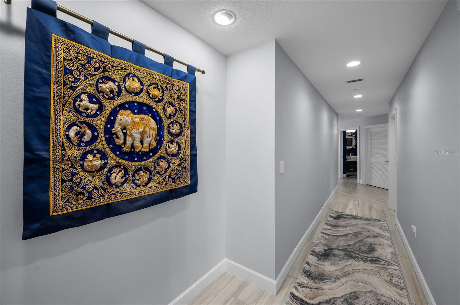 LA VISTANA B CONDO - Residential