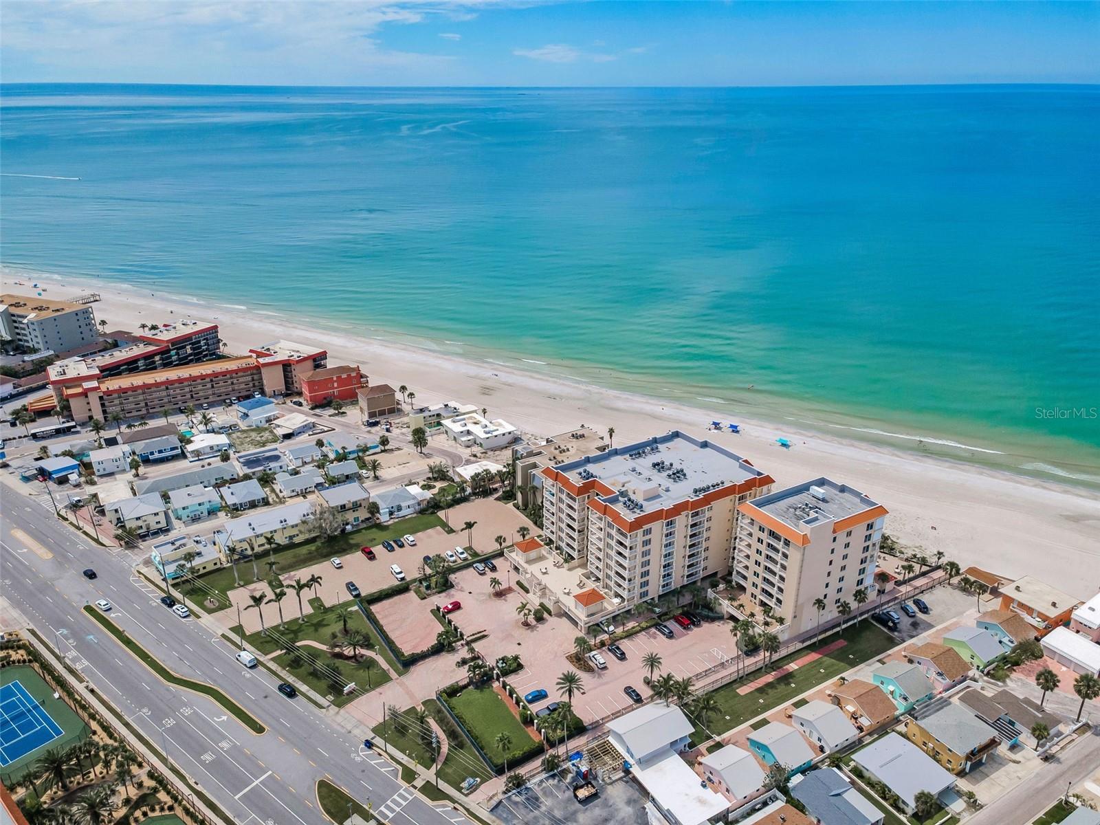 LA VISTANA B CONDO - Residential