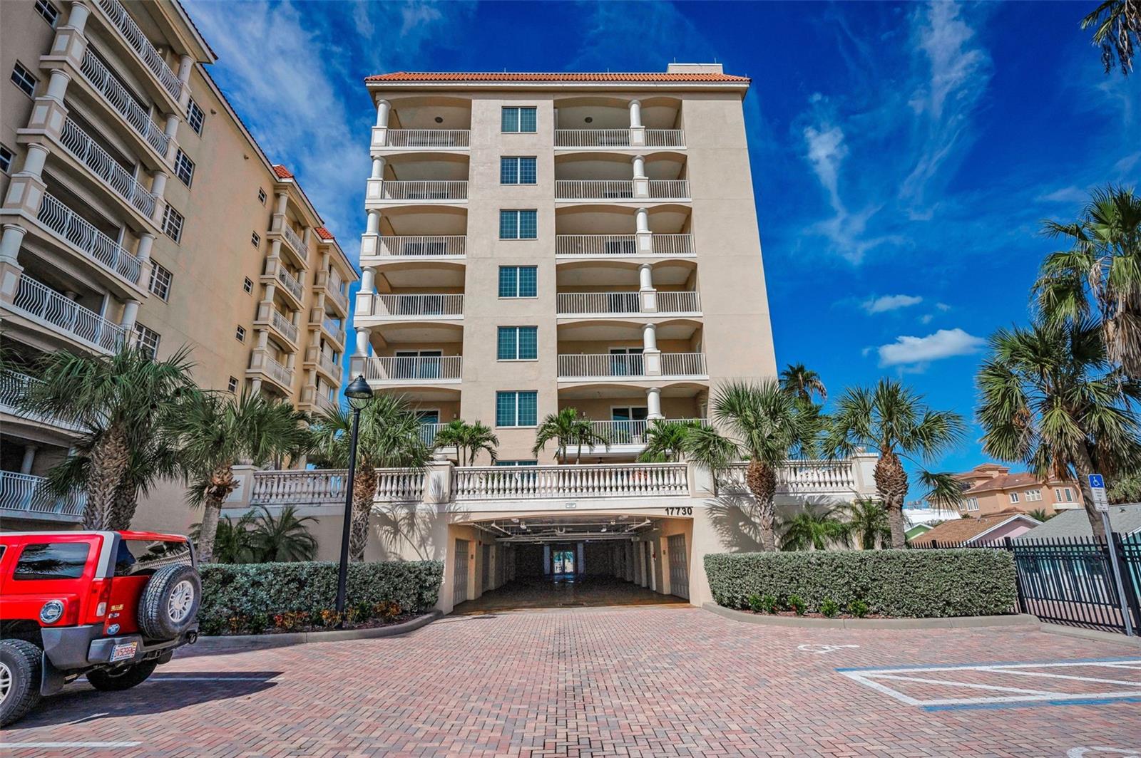 LA VISTANA B CONDO - Residential