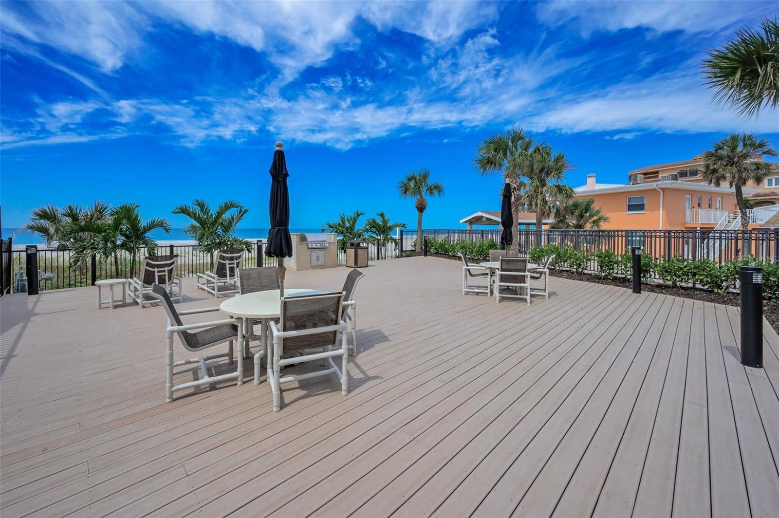 LA VISTANA B CONDO - Residential