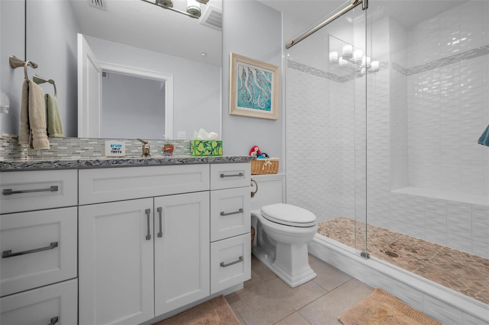 LA VISTANA B CONDO - Residential