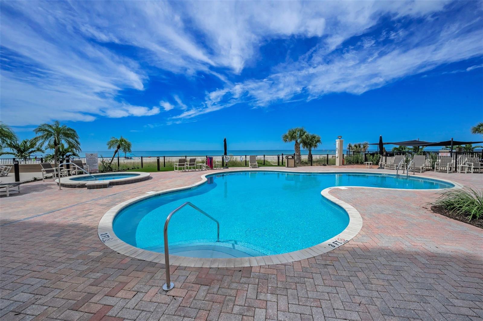 LA VISTANA B CONDO - Residential