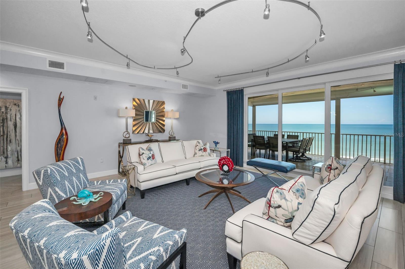 LA VISTANA B CONDO - Residential