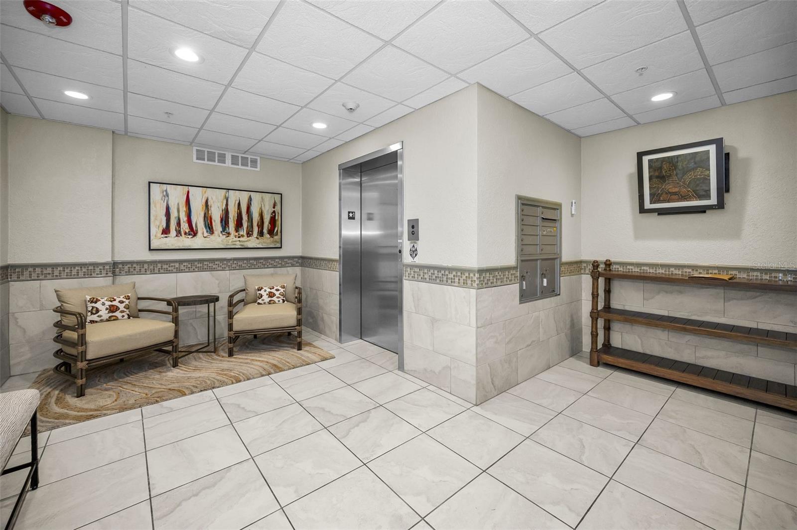 LA VISTANA B CONDO - Residential