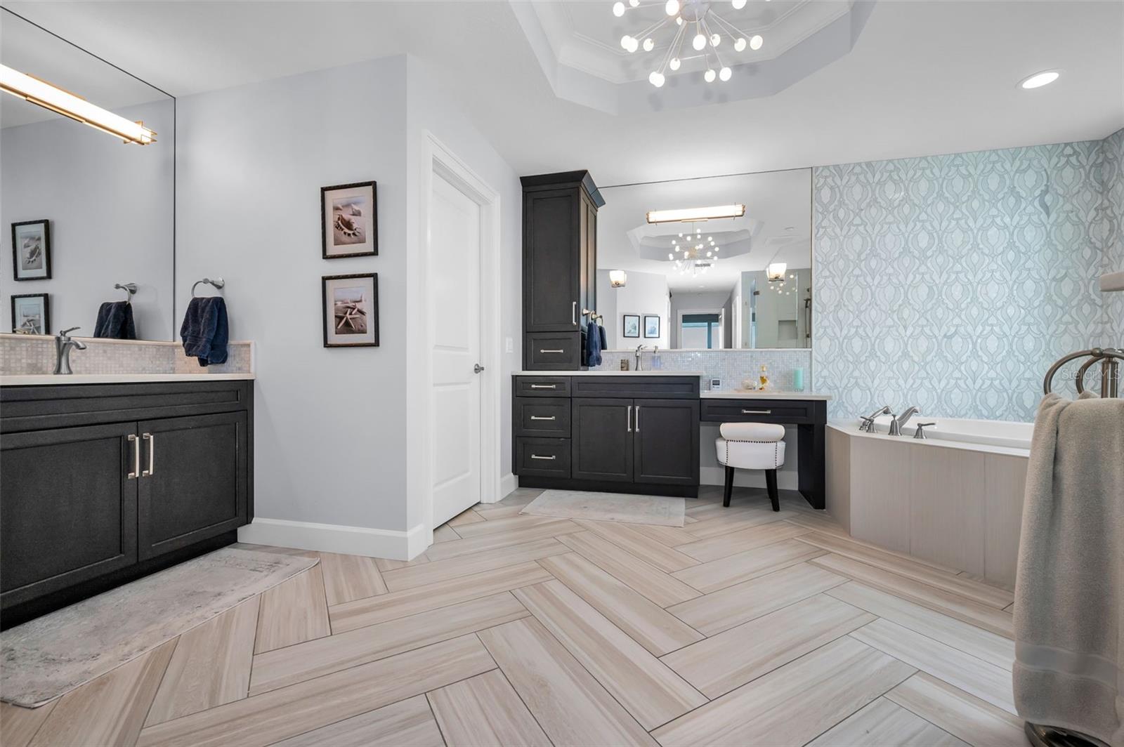 LA VISTANA B CONDO - Residential