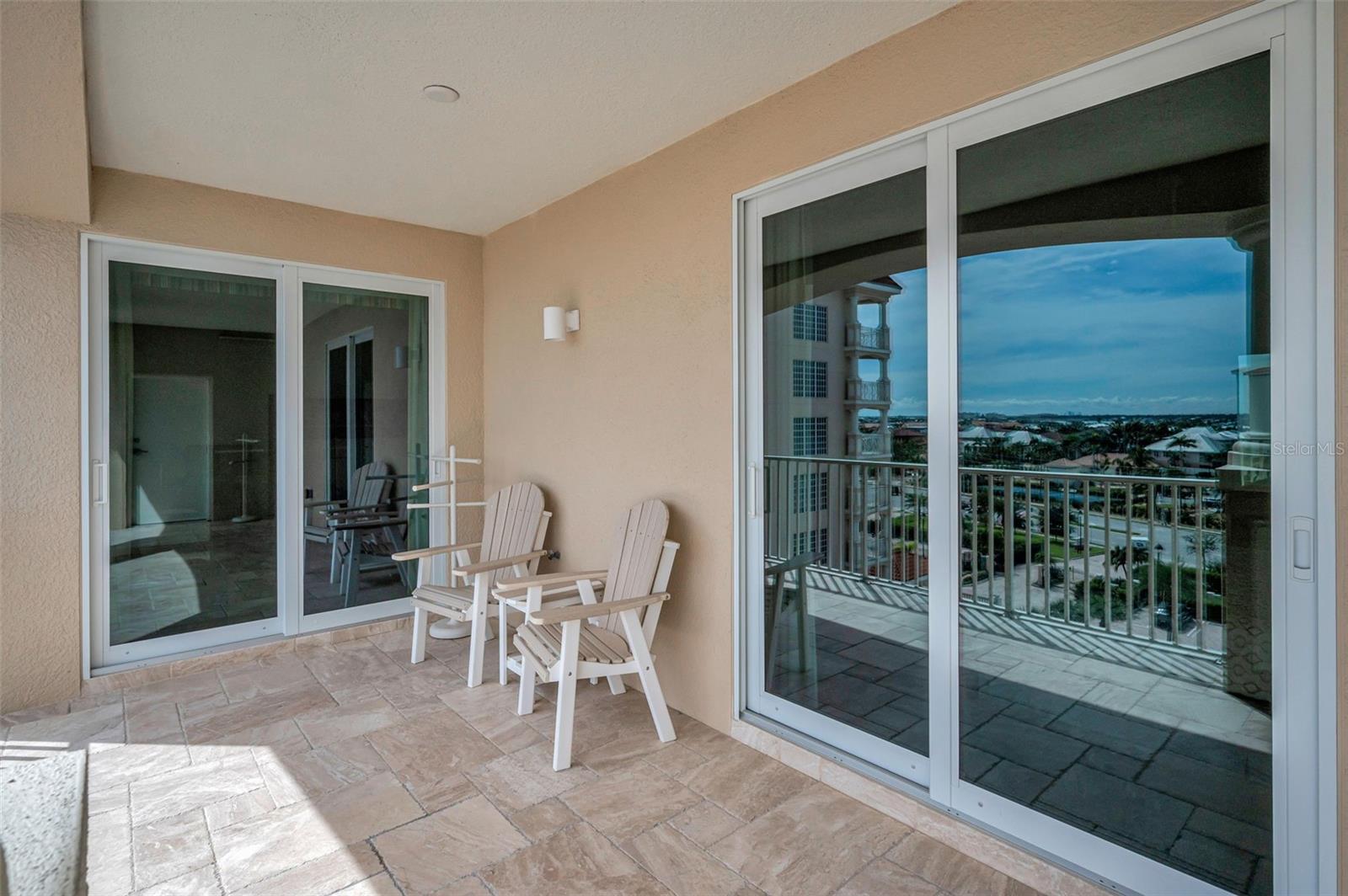 LA VISTANA B CONDO - Residential