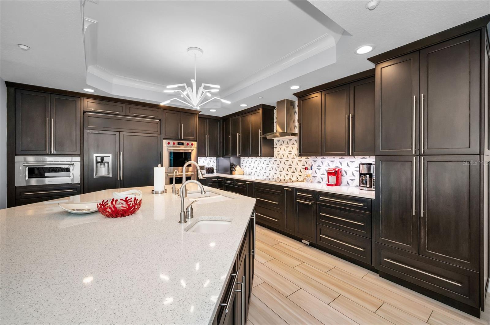 LA VISTANA B CONDO - Residential