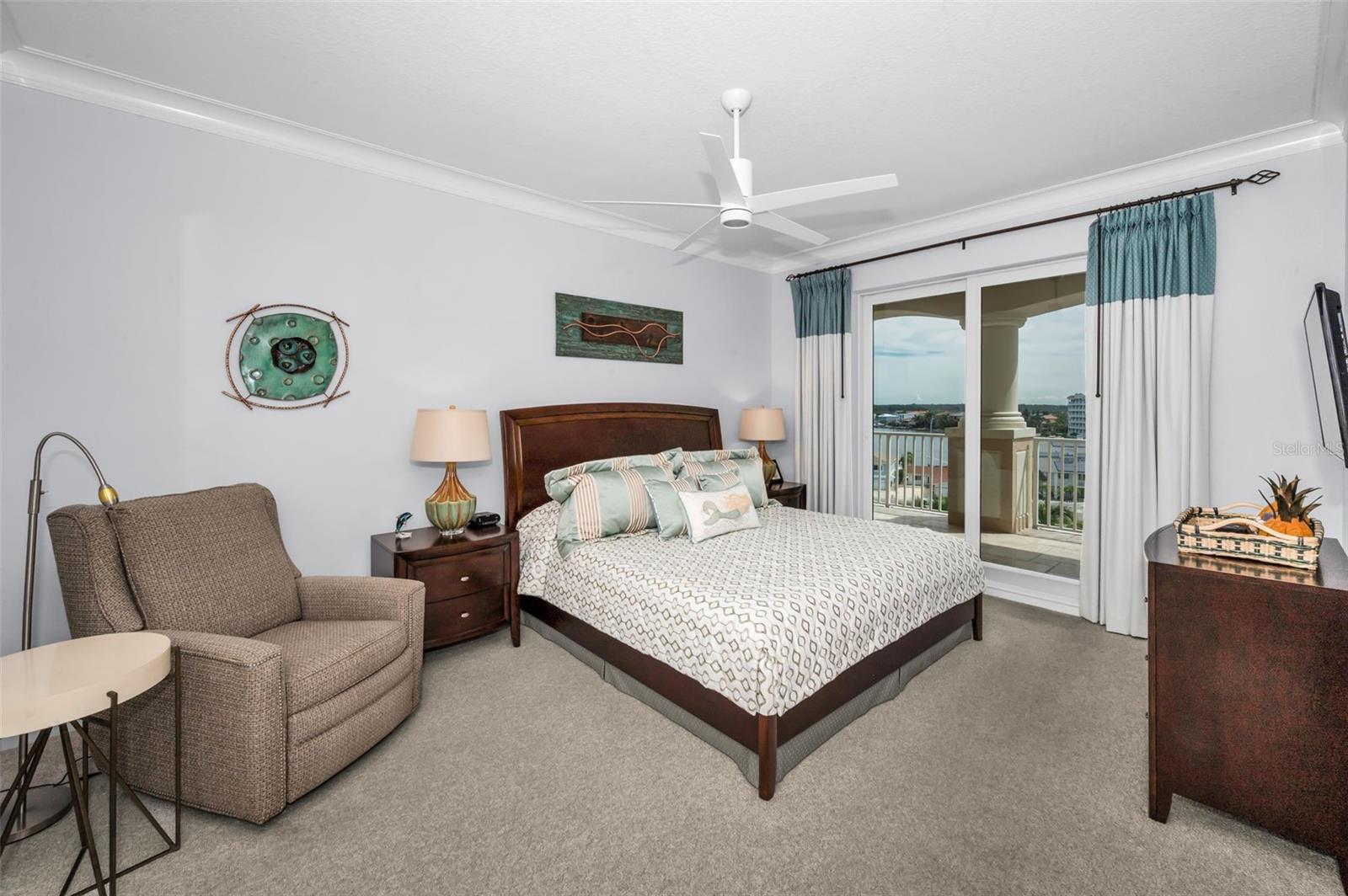 LA VISTANA B CONDO - Residential