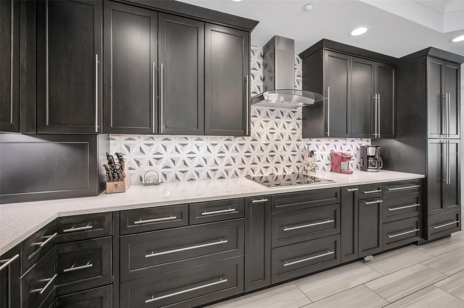 LA VISTANA B CONDO - Residential