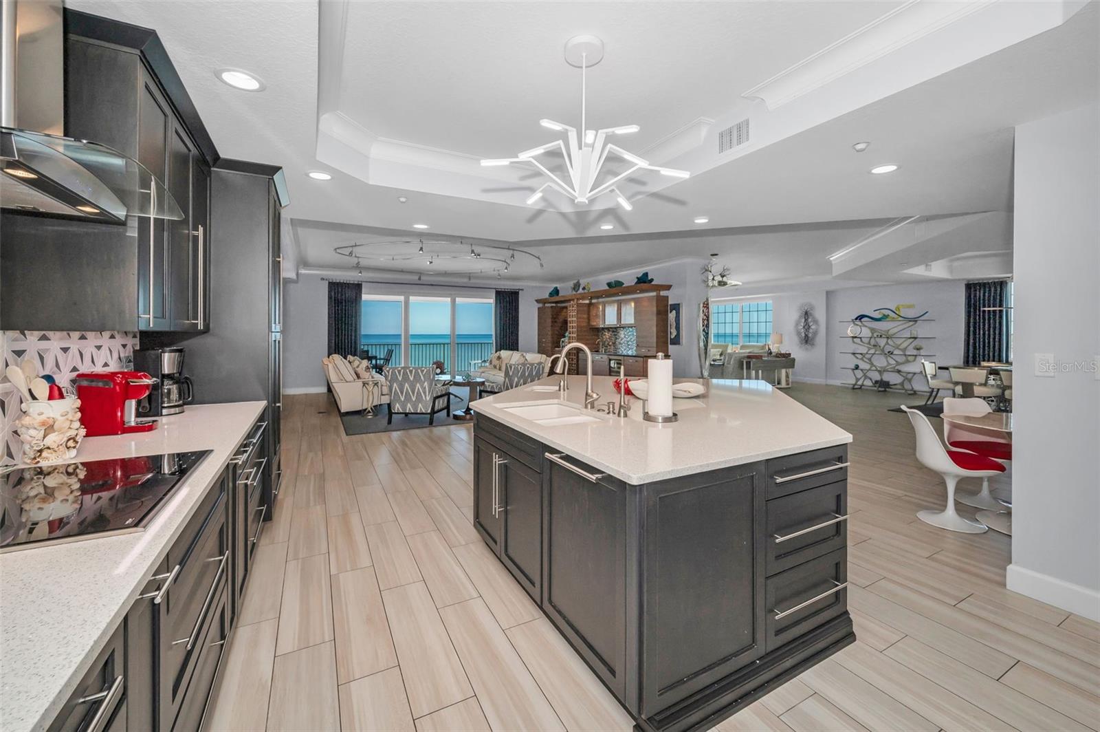 LA VISTANA B CONDO - Residential