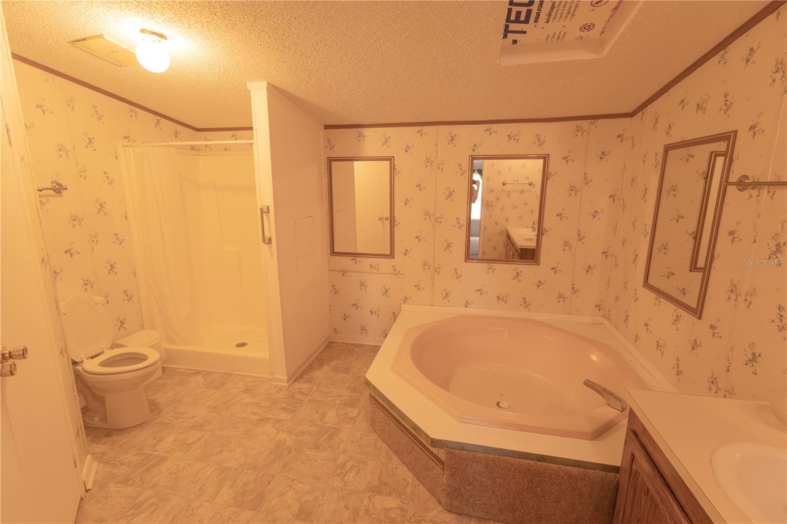 BELMONT WOODS - Residential