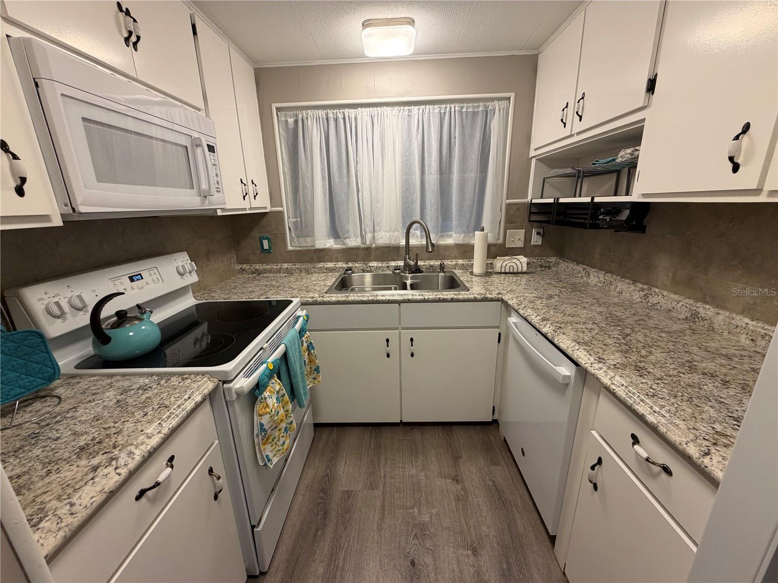 TRI-PAR ESTATES - Residential