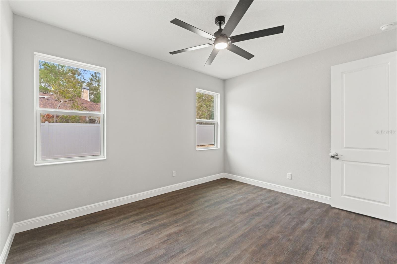 VOSS OAK LAKE ESTATE - Residential