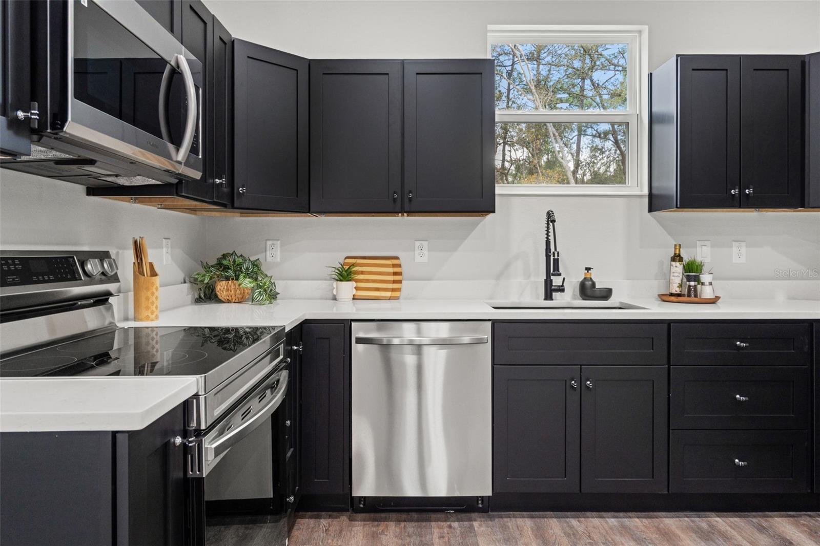 VOSS OAK LAKE ESTATE - Residential