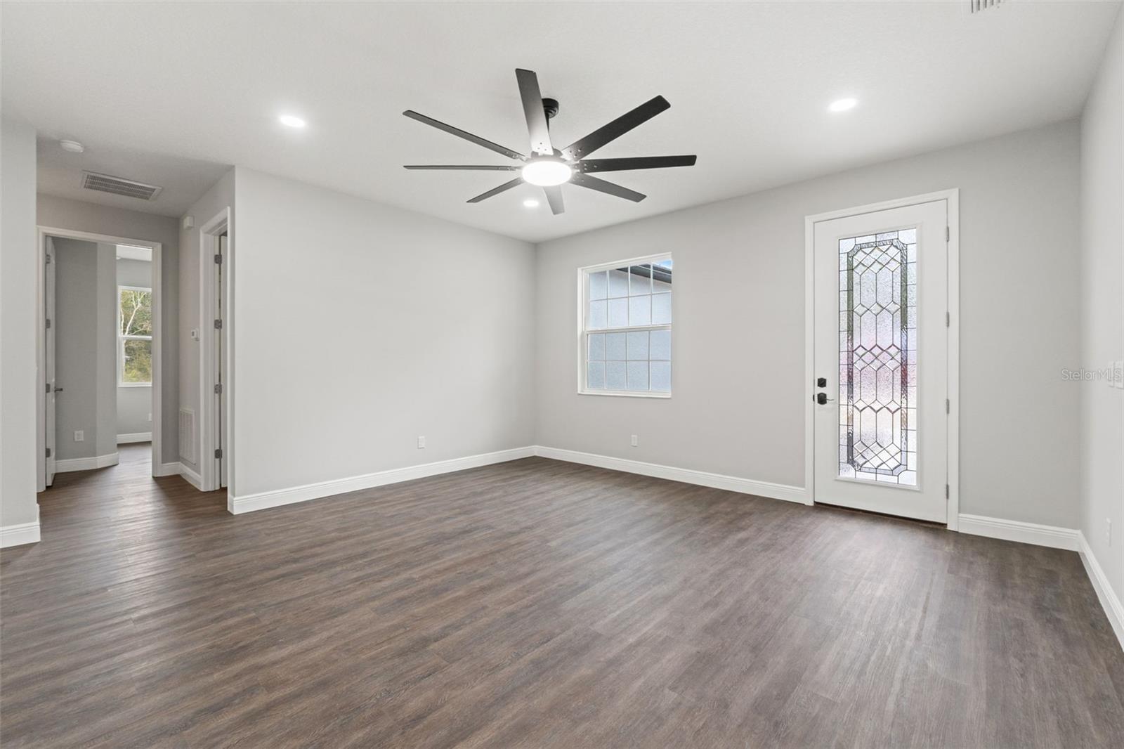 VOSS OAK LAKE ESTATE - Residential