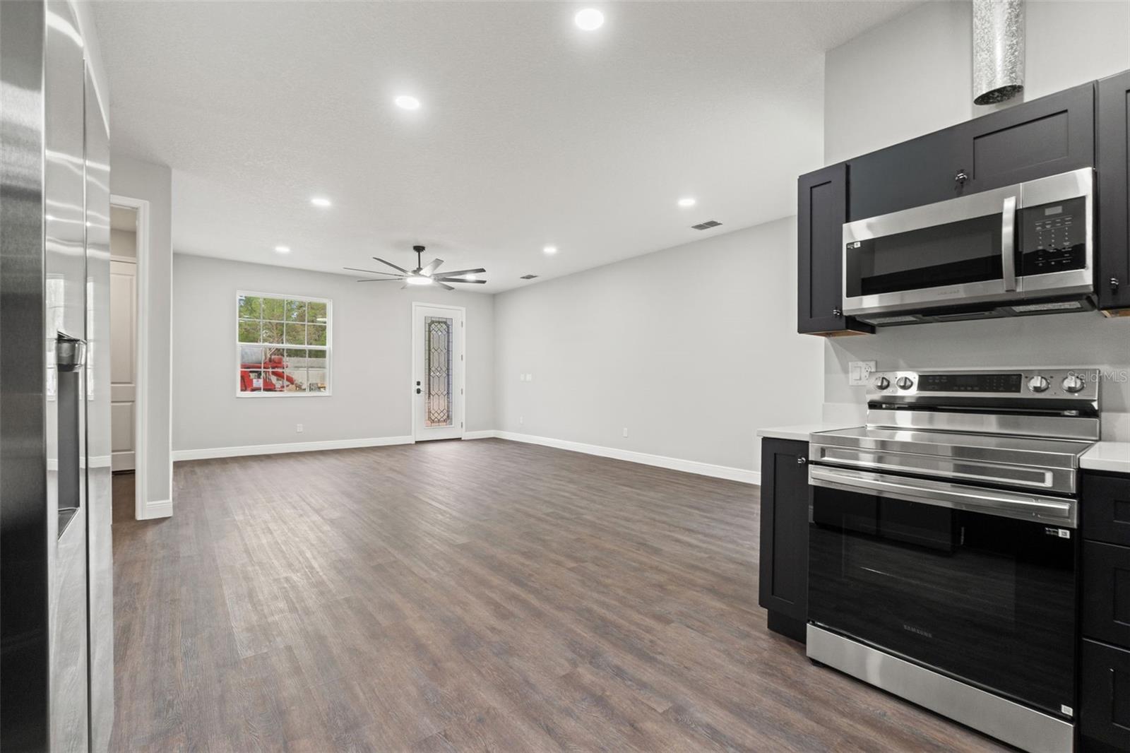 VOSS OAK LAKE ESTATE - Residential