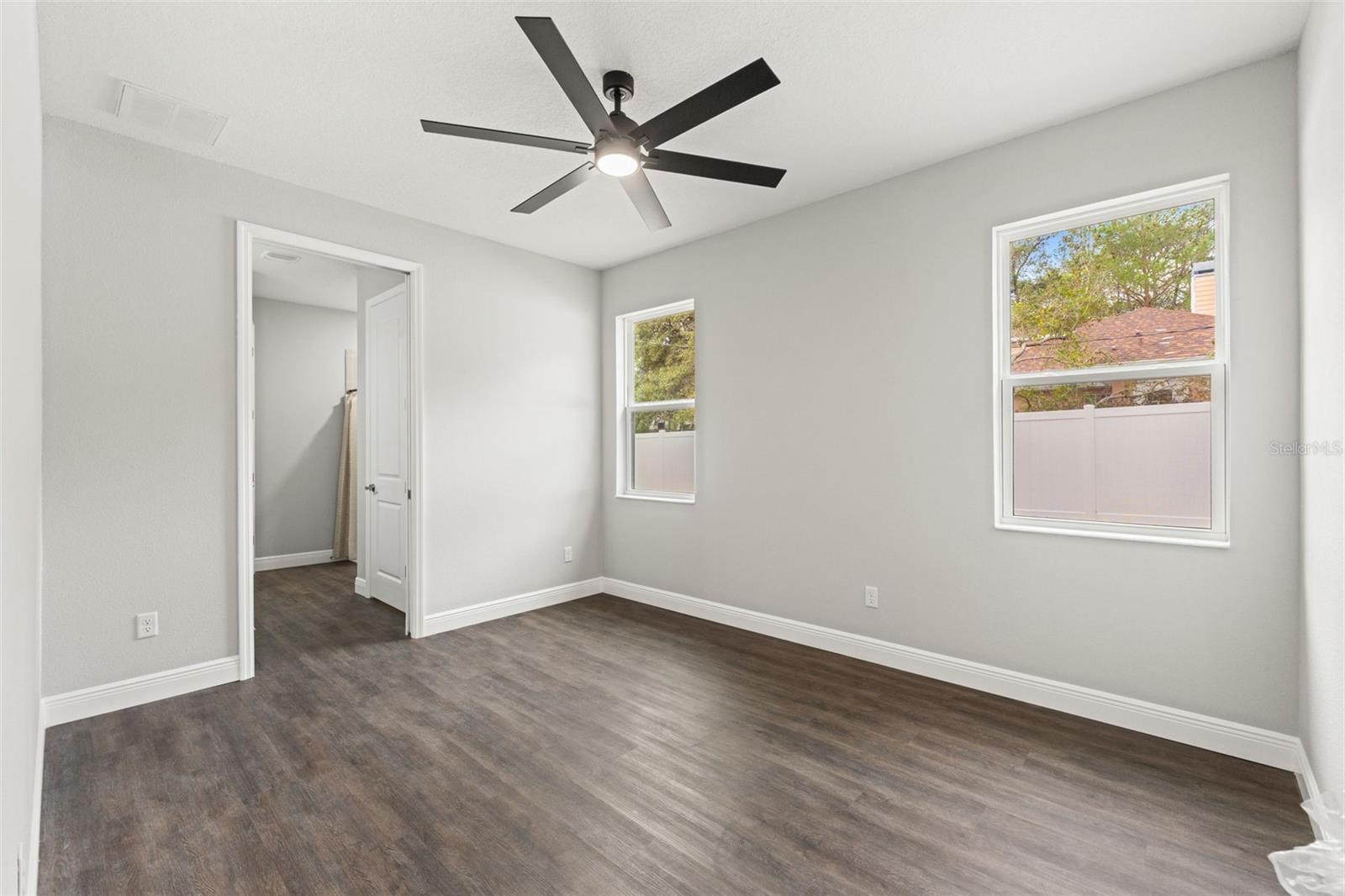 VOSS OAK LAKE ESTATE - Residential